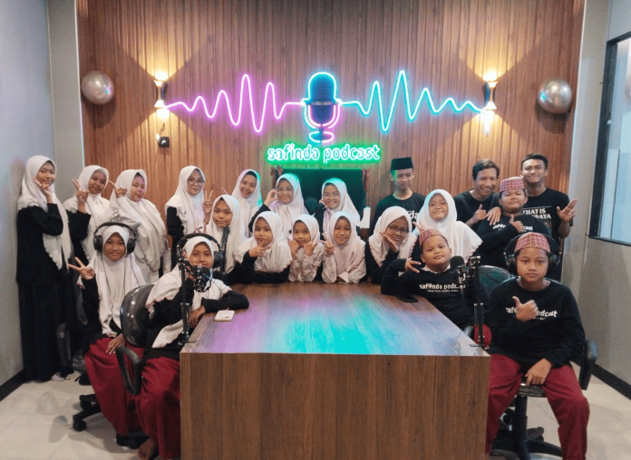 Ekskul Podcast